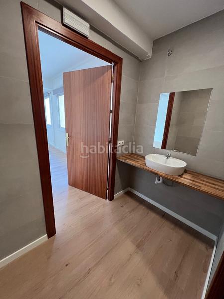 Foto 40d07528-3892-4a8a-bed1-6a11109e6f03. Affitto ufficio in Centre Sabadell