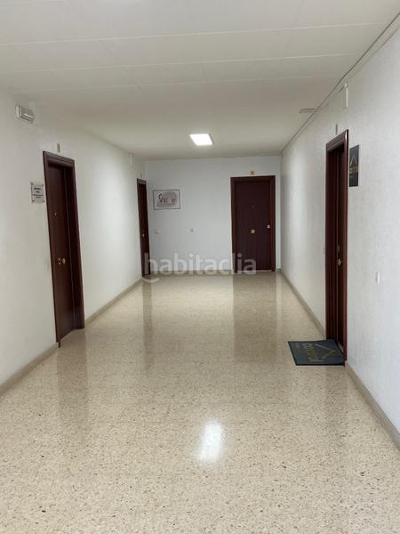 Foto cfc0dcee-d8bc-4035-bf7d-89107b8017fe. Alquiler oficina despatx 100m2. cantoner al Centre. edifici totalment comercial. en Sabadell