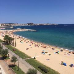 Dúplex a Plaça de la llibertat 10. Duplex moblat amb garatge, a 50m de la platja de st. antoni de c