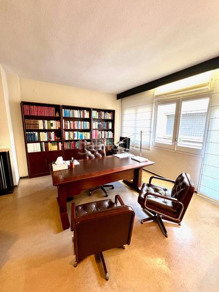 Foto 28b80381-e4bf-4324-861d-2f5f785ff80b. Rent office space with heating parking in Centre Sabadell