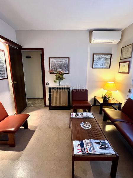 Foto 60ee7e09-3d11-4048-8a33-452c4b3d561f. Rent office space with heating parking in Centre Sabadell