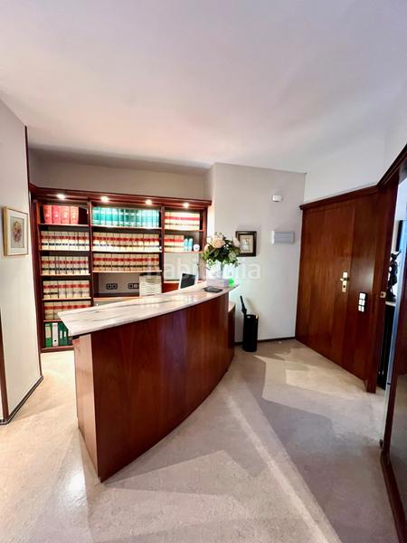 Foto 82786cdb-ad43-4558-a54f-4cf4a31579b9. Rent office space with heating parking in Centre Sabadell