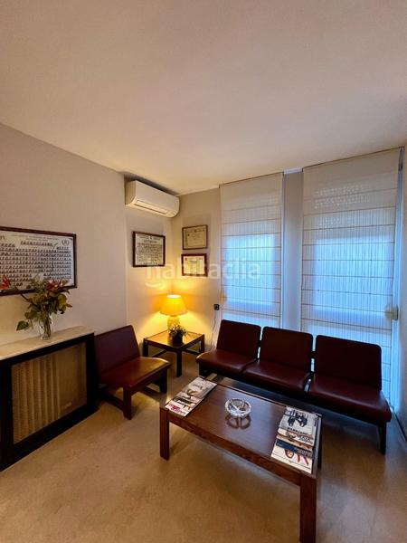 Foto fbc0269e-819a-41b2-b09e-f4a30d78334a. Rent office space with heating parking in Centre Sabadell