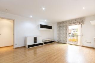 Piso en Centre. Pis en venda de 3hab. al costat del mercat central.