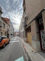 Casa  Carrer de la soledat. Casa al centre per reformar amb posibilitat de construir a la ma