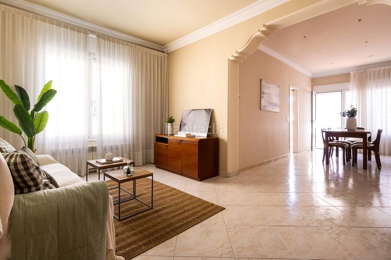 Foto 2a9d69db-effa-4af1-932e-e03b89cff3b2. Casa amb calefacció aparcament a Creu Alta Sabadell