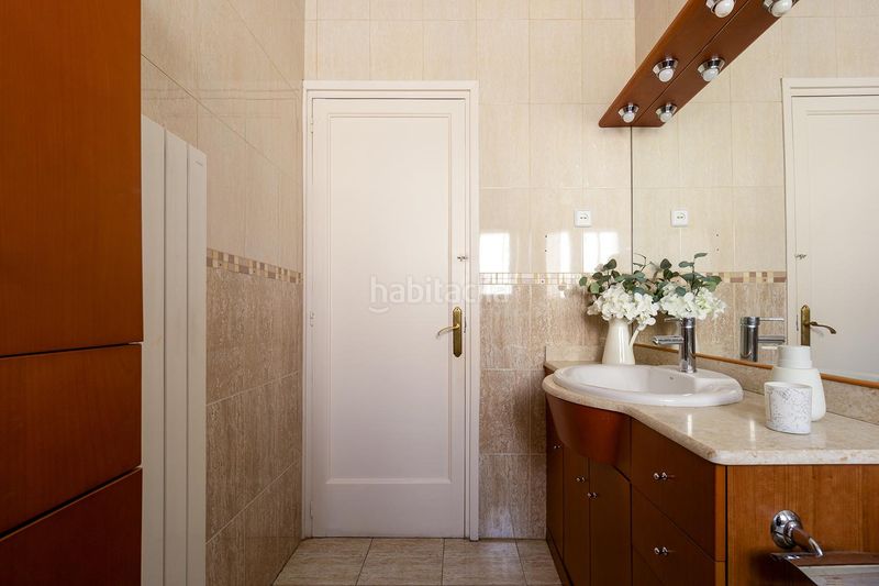 Foto 51e5e53d-5dca-4783-ab82-811aa38da4f8. Casa amb calefacció aparcament a Creu Alta Sabadell