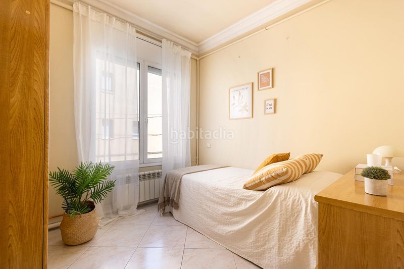 Foto c84b9bf1-ee39-4c64-a83c-e2c9c67042e3. Casa amb calefacció aparcament a Creu Alta Sabadell