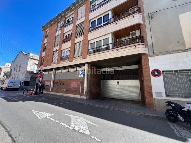 Foto 49049684-d230-40ec-b930-d0bc1f9dde14. Aparcament cotxe a Centre Sabadell