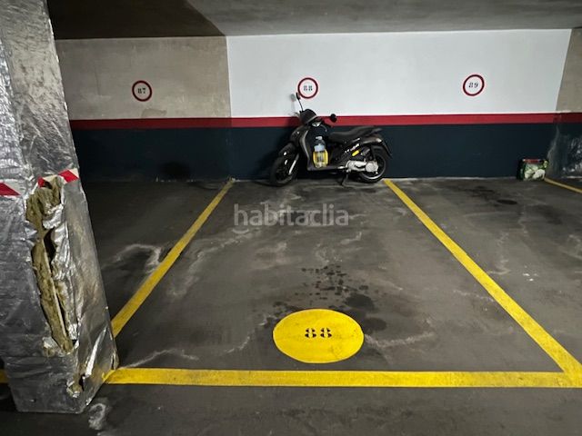 Foto d6675954-0cb6-4012-85b2-ad982c78cd82. Aparcament cotxe a Centre Sabadell