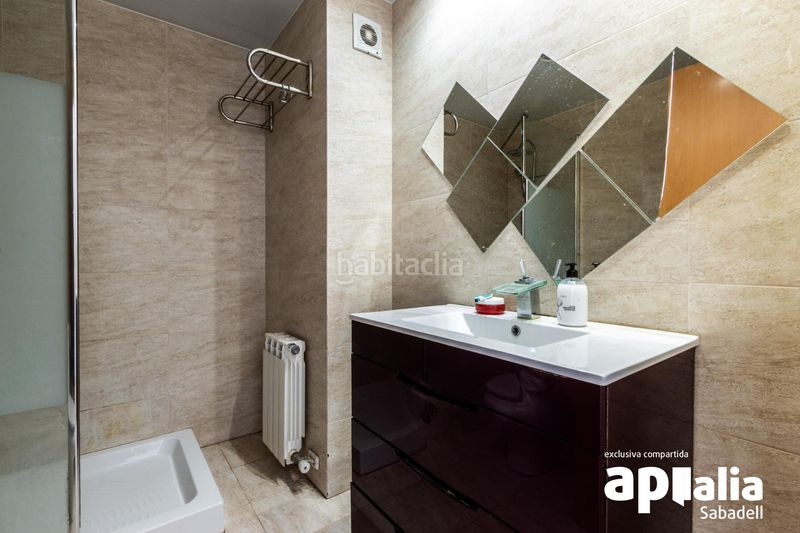 Foto 55793615-ecce-4614-97f5-9507a5285ce4. Casa amb calefacció aparcament a Gràcia Sabadell