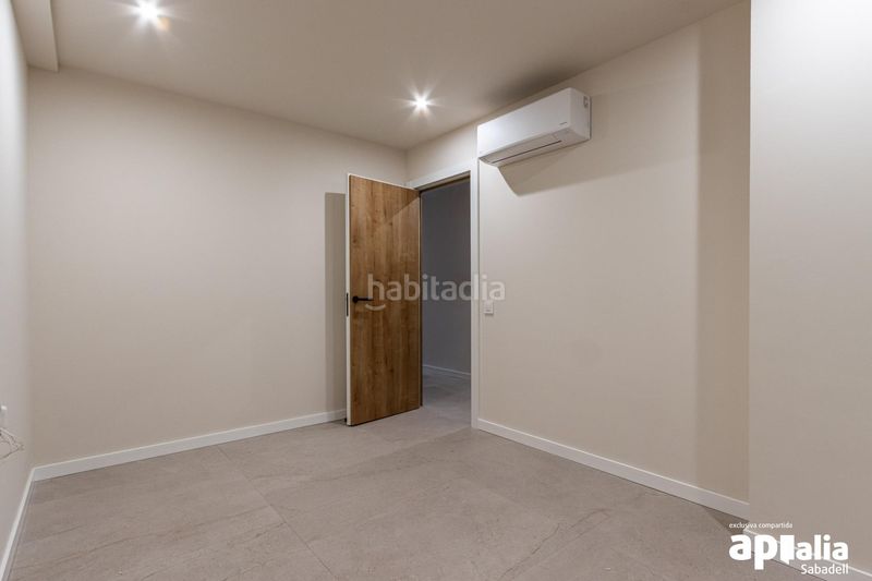 Foto 1e8a79ba-15e3-4f13-a3c8-560626679c1f. Casa a Centre Sabadell
