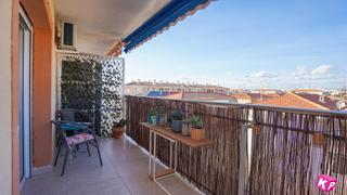 Pis  Elda. Apartamento reformado en playa lisa