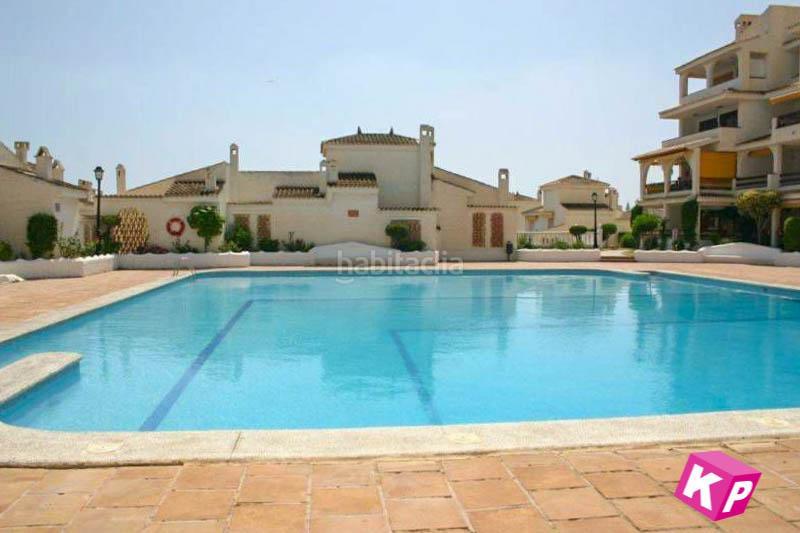 Foto 13a6a5c4-e8f4-445c-aee3-c6f632673788. Piano terra con parcheggio piscina in Calas Santiago Bernabeu Santa Pola