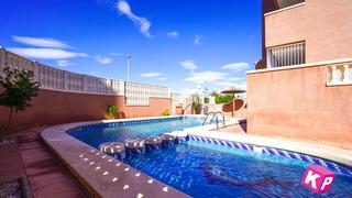 Piso  Carrer san sebastian. Apartamento con piscina y garaje cerca de la playa