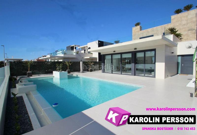 Foto 006a7c58-26c7-4c5b-b1c0-57d5c530fc79. Maison avec piscine dans Campoamor Orihuela