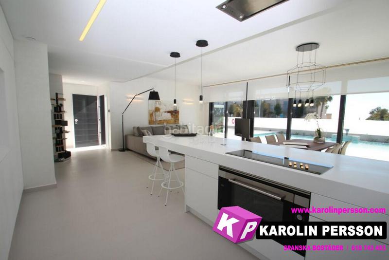 Foto b8b21b02-1409-4ae8-b007-cd13f510b220. Maison avec piscine dans Campoamor Orihuela