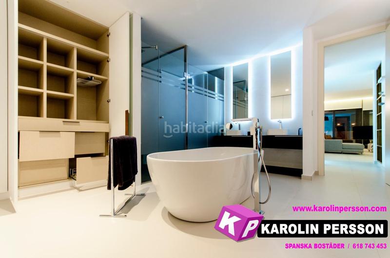 Foto c48707f6-c308-432d-a71f-87bdb081d133. Maison avec piscine dans Campoamor Orihuela