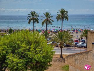 Casa  Santiago bernab�u. Adosado de tres plantas, muy grande con vistas al mar en varader