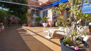 House  Zaragoza. Gran casa adosada reformada con terraza de 75m