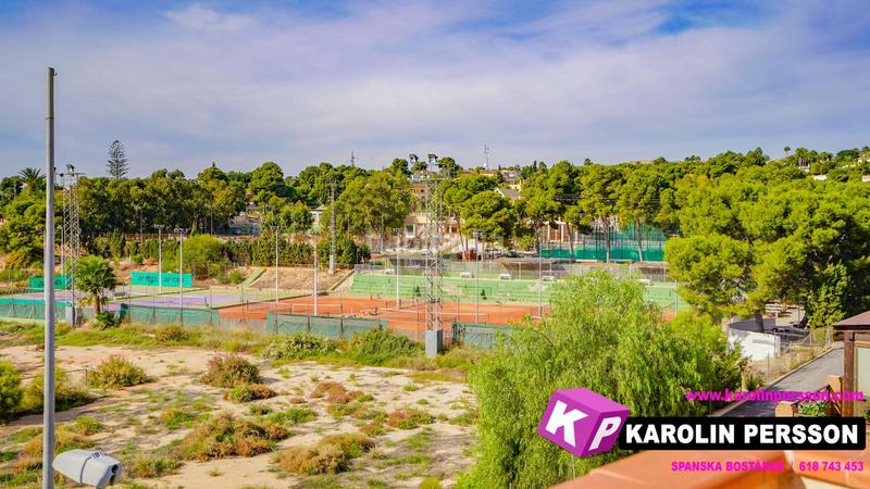 Foto a3cd94e5-f8c6-425a-81a9-b70a30d51dd9. Casa chalet adosado en bonavista, elche en Jubalcoi Elche / Elx