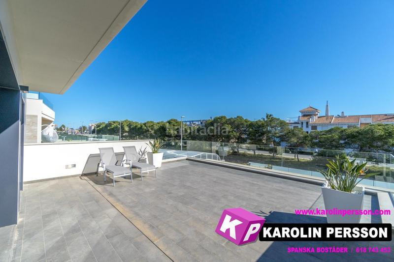 Foto 411127ed-19ec-4933-bf27-3ff0d9b01e49. Casa amb piscina a Campoamor Orihuela