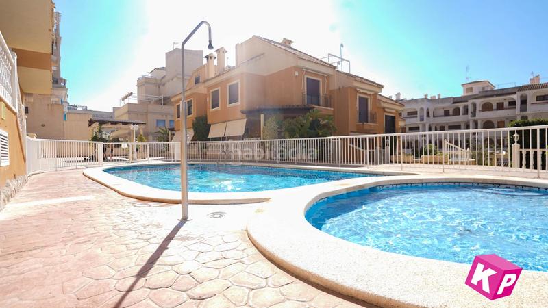 Foto 6c66b52f-cc63-4024-b821-b7783220aa7b. House with parking pool in Calas Santiago Bernabeu Santa Pola