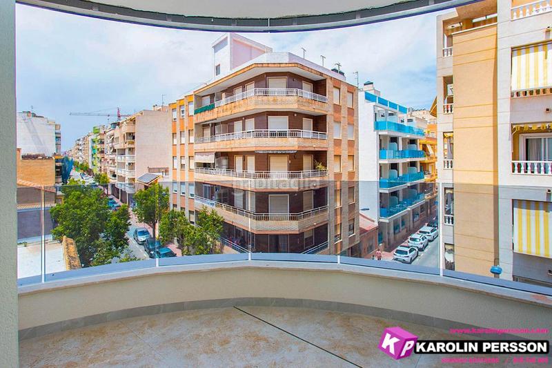 Foto d0293f42-90ae-414a-9cc9-84918231076a. Flat with pool in Las Piscinas Naturales Torrevieja