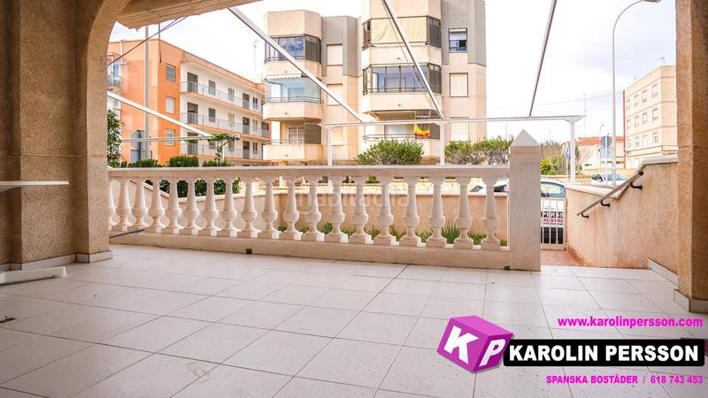 Foto 0cf0c618-b0d8-42fd-ab1a-d4d8cf02895d. Planta baixa a Calas Santiago Bernabeu Santa Pola