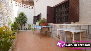 Planta baja  Oscar espla. Un apartamento grande con terraza grande