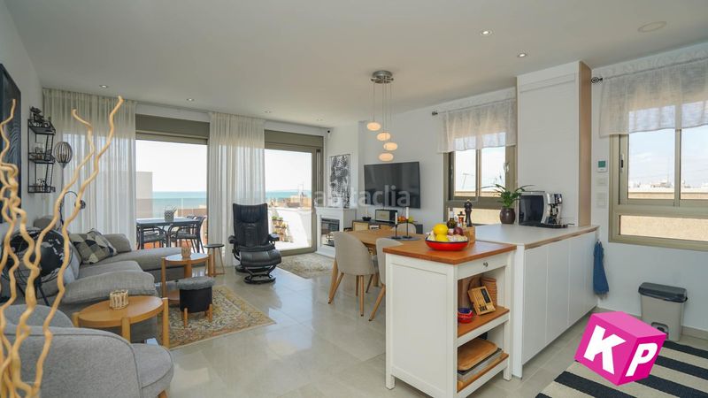 Foto 334e3889-84e5-4f09-b0b4-9572d8f4d812. Àtic amb calefacció aparcament piscina a Calas Santiago Bernabeu Santa Pola