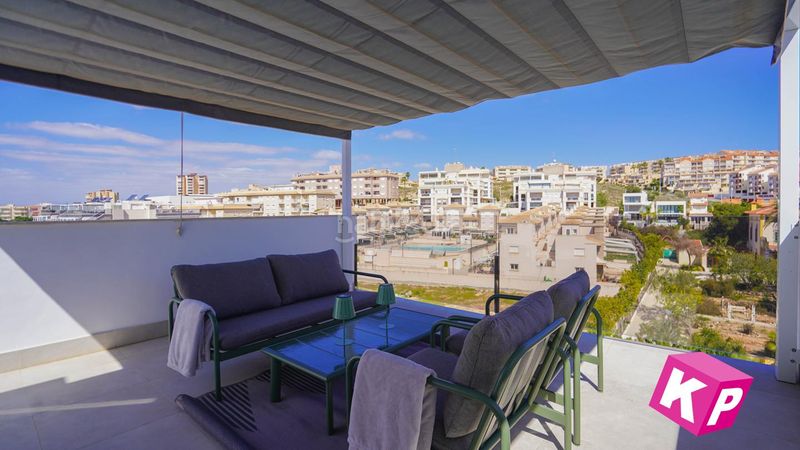 Foto 3722c60a-a5b0-4777-bfca-2c1e1ef1fcbf. Àtic amb calefacció aparcament piscina a Calas Santiago Bernabeu Santa Pola