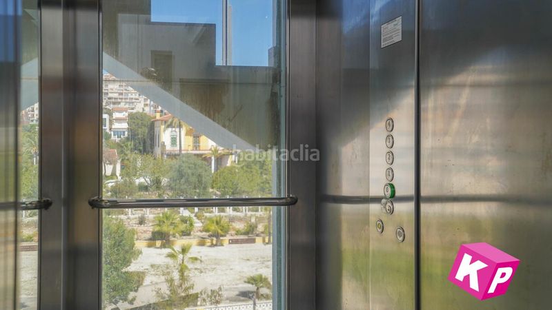 Foto af9a1ec4-6fbf-45ff-b835-0ccbfd4d68b5. Àtic amb calefacció aparcament piscina a Calas Santiago Bernabeu Santa Pola