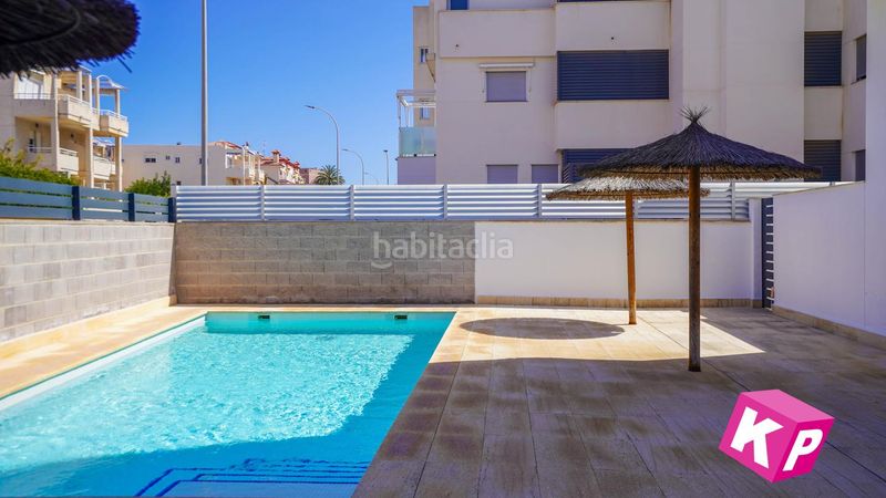 Foto ee97c46c-7aa7-40c9-a655-7850eb72f013. Àtic amb calefacció aparcament piscina a Calas Santiago Bernabeu Santa Pola