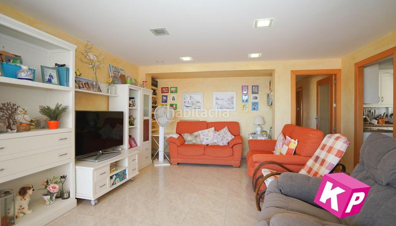 Foto f5c27c31-4f94-40e6-91a2-982954d223b6. Pis a Calas Santiago Bernabeu Santa Pola