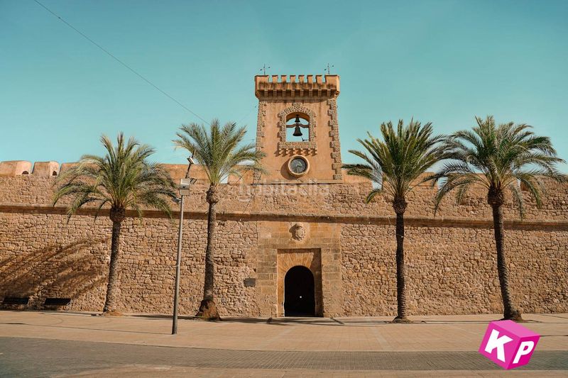 Foto 6f3e7697-371e-4ade-82fc-28cbd2e2190c. Pis a calas Santa Pola este Santa Pola