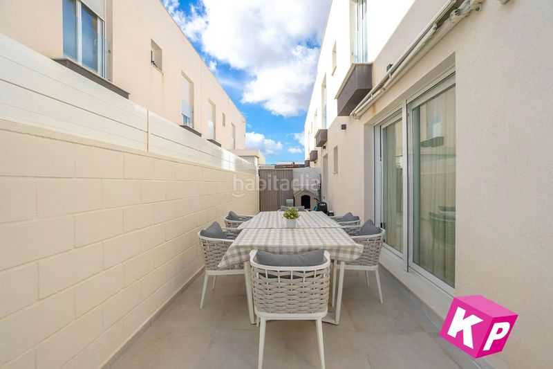 Foto a2718d16-dbb7-4e29-bb48-8240415ee619. Casa amb piscina a Monte y Mar Santa Pola