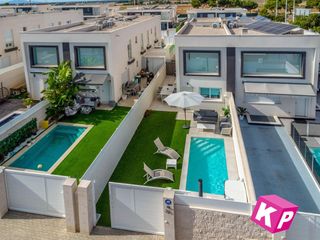 Casa  Ventura selva gonzalez. Casa esquina con piscina privada y parking