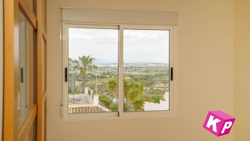 Foto 073fa180-fb09-4020-bee8-2087e7cc2e71. Casa amb piscina a Rojales