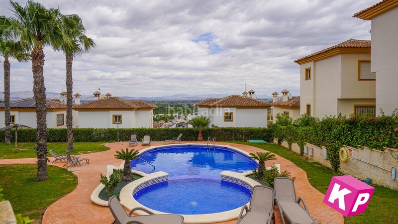 Foto 16cb2040-65b0-4c26-865f-0be8ada78404. Casa amb piscina a Rojales