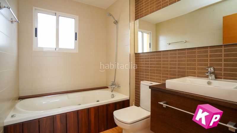 Foto 47934fa5-074a-4652-8bd2-8236e5f2fa69. Casa amb piscina a Rojales