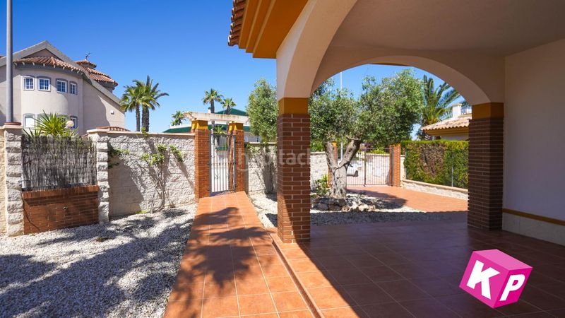 Foto 8e88a5d4-a34c-4a40-a5e2-b0911b739878. Casa amb piscina a Rojales