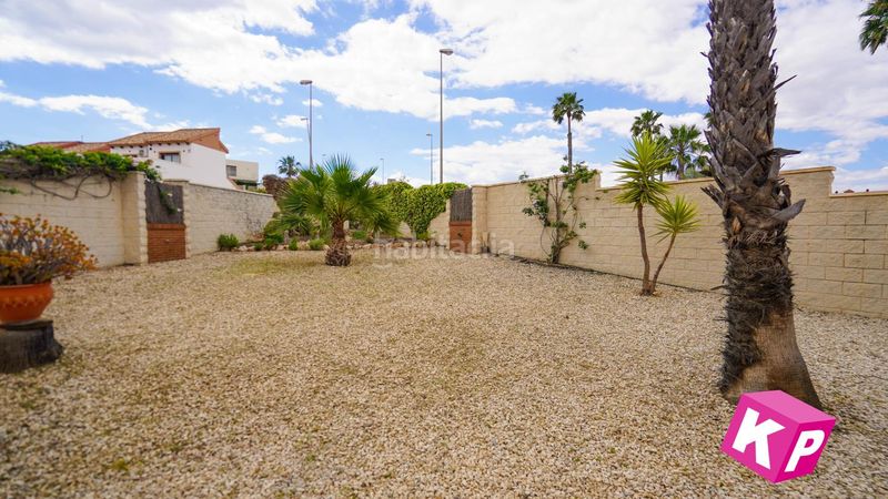 Foto a7fe058d-408e-4386-8aa7-85309792cd64. Casa amb piscina a Rojales