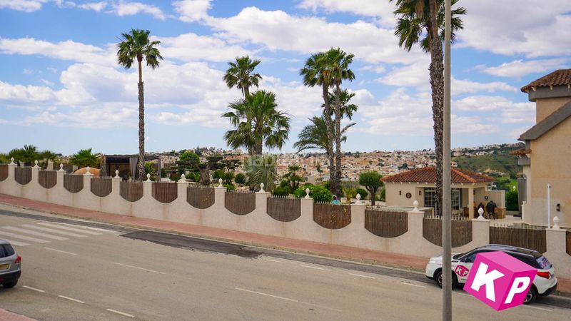Foto b813c82f-cba5-4f77-a859-abe20ed095c5. Casa amb piscina a Rojales