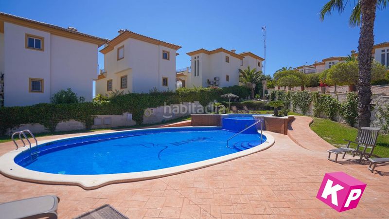 Foto c3f86b02-0a25-4544-b4b1-c6cbe3b8827c. Casa amb piscina a Rojales
