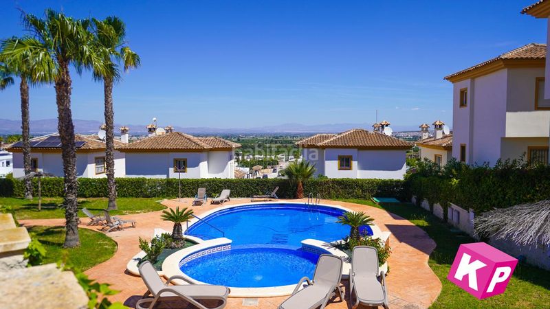 Foto efc8b50a-20e8-4f22-9a7b-cb539ded3efe. Casa amb piscina a Rojales