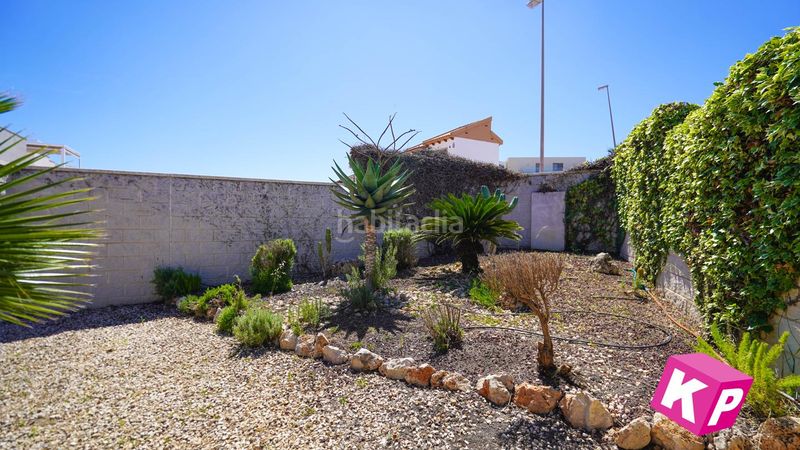 Foto f7b9bdae-6dc6-4206-8a23-2e1ad00736b0. Casa amb piscina a Rojales