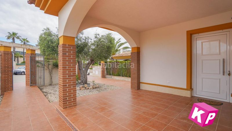 Foto fe631dd5-a437-4c30-aef8-e9cfe2c471f0. Casa amb piscina a Rojales