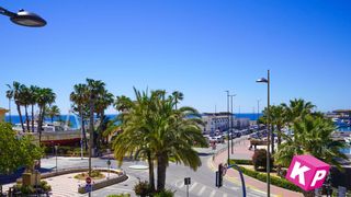 Pis  Hernán cortés. Apartamento moderno en primera línea en el centro de santa pola.