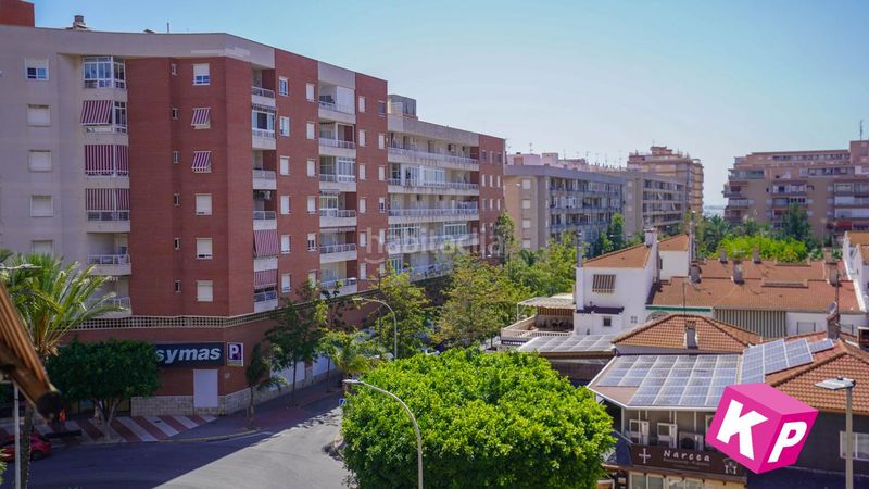 Foto b1f62019-f3c8-40e3-bccb-568344c6fa31. Pis a Centro Santa Pola